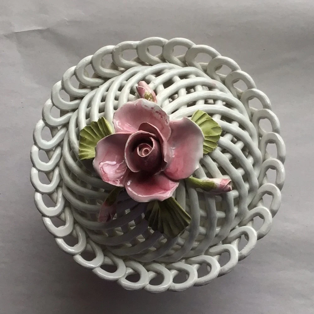 Trinket basket, vintage